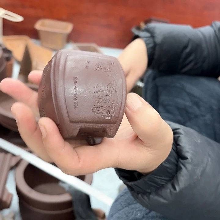 紫砂花盆紫砂的颜色很好看呀