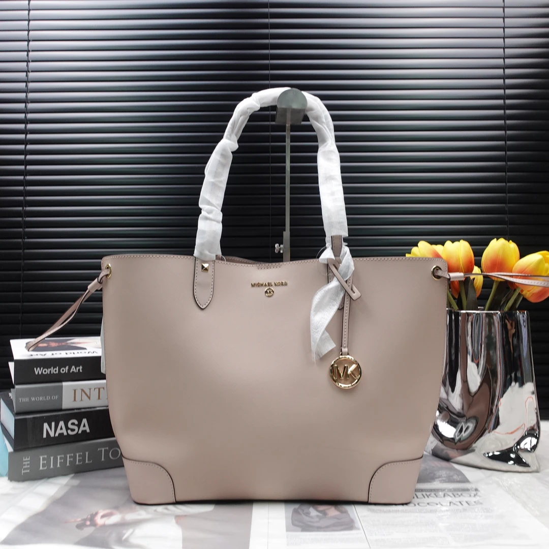 95新 MICHAELKORS/迈克高仕 斜挎包T10228640