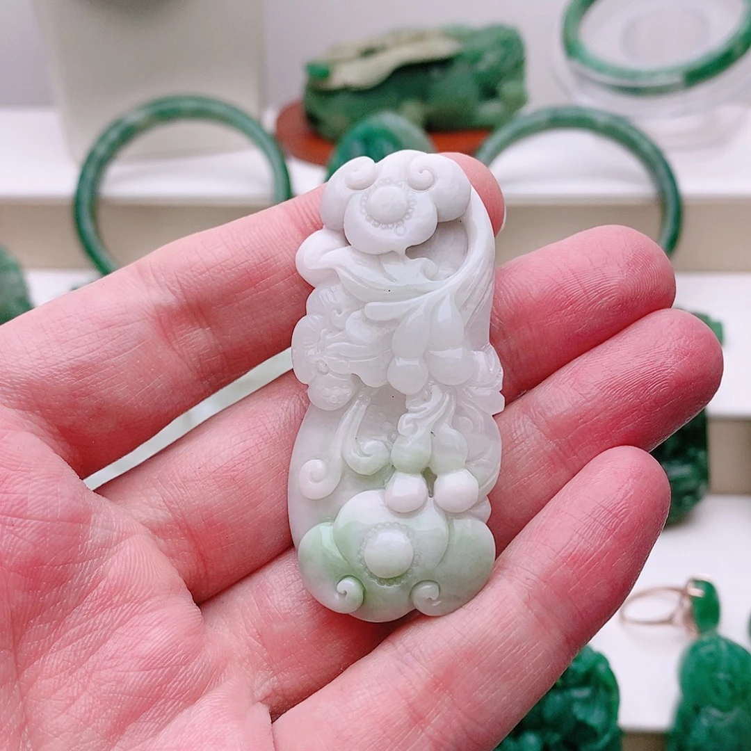 未镶嵌独山玉吊坠