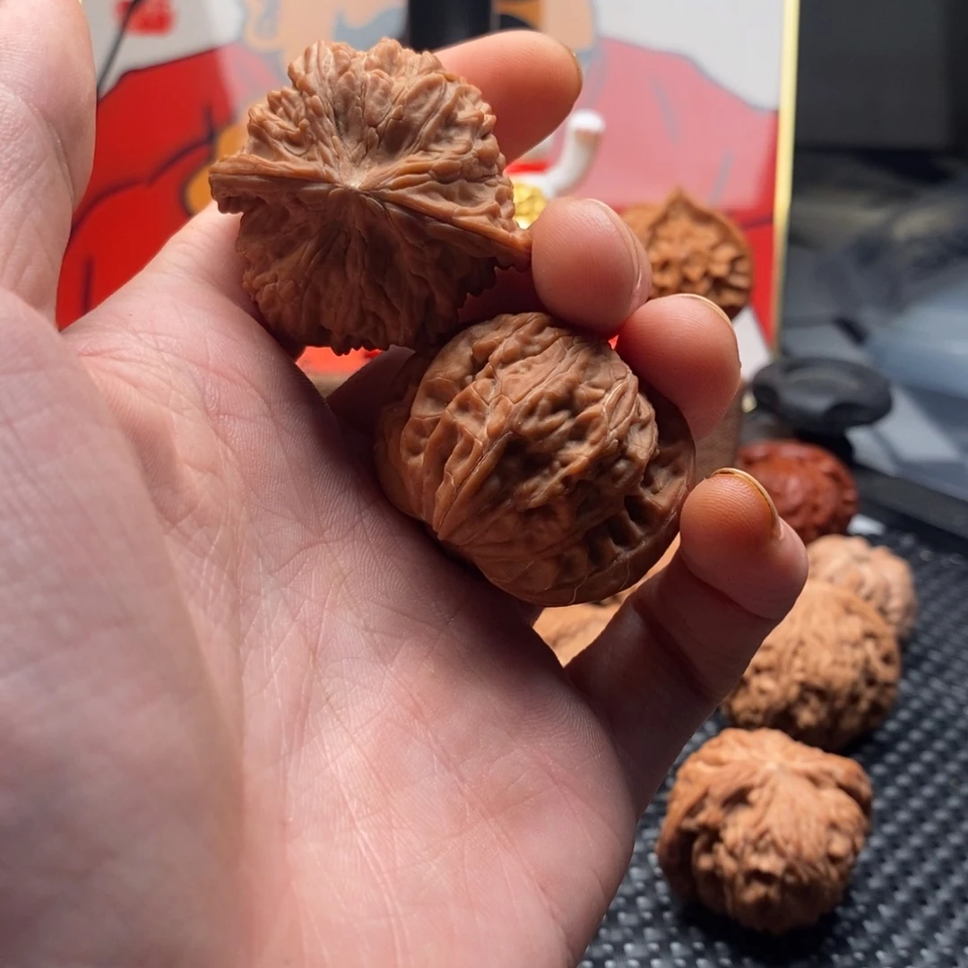 连***雀文玩核桃精品对磨盘