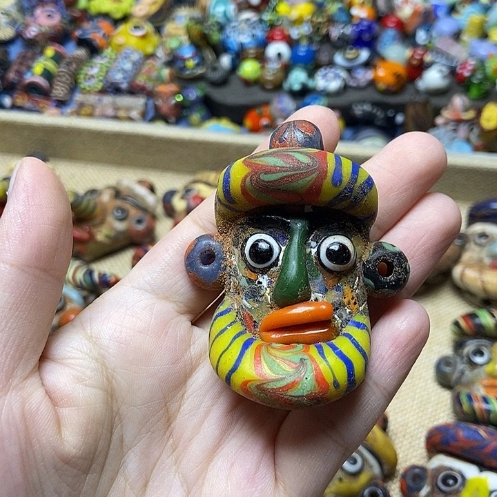 颈饰琉璃大帽子娃091