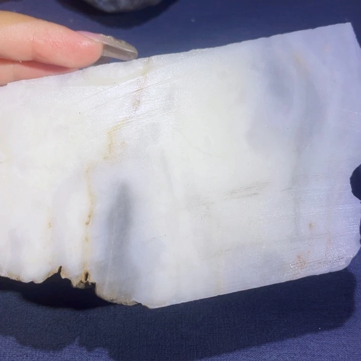 和田玉（糖玉）未镶嵌珠宝奇石