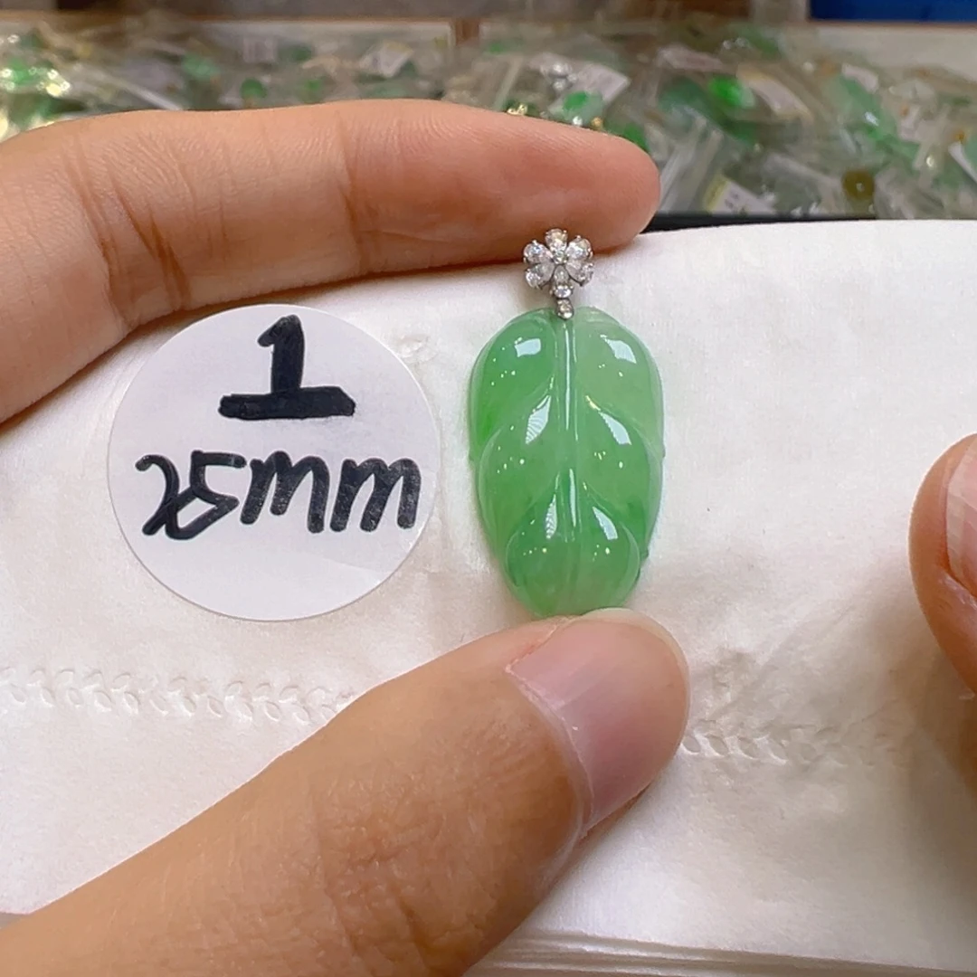 吊坠(不含链)18K金镶嵌翡翠