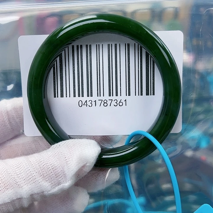 和田玉手镯未镶嵌微瑕55