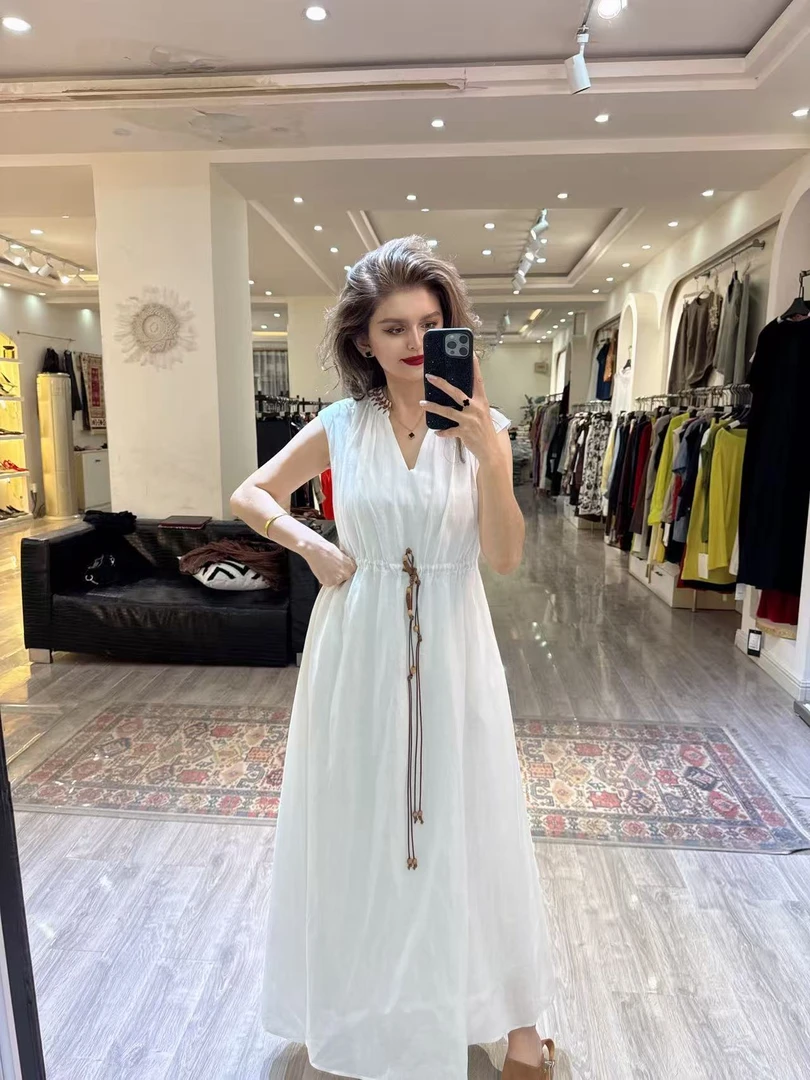 2025年自家原创设计大v领无袖显瘦韩版时尚女款连衣裙