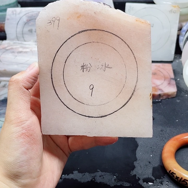 未镶嵌手镯石英质玉定制
