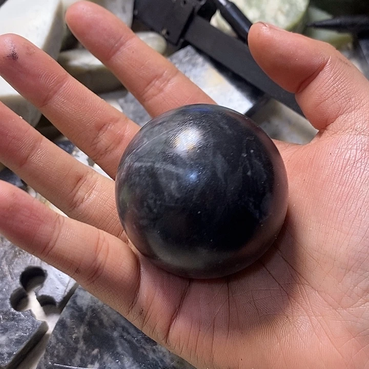 透闪石质玉珠宝半成品未镶嵌阳**男