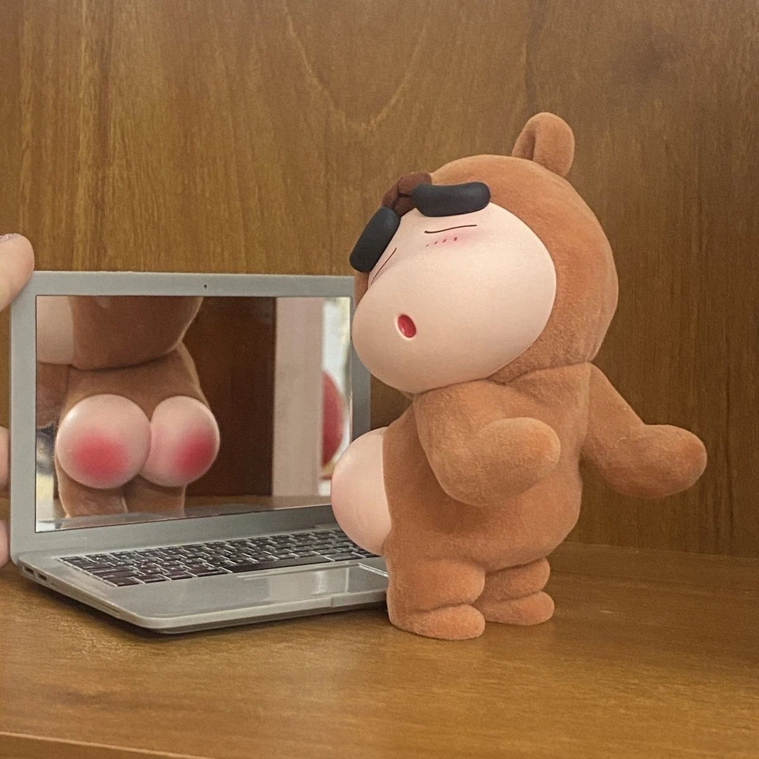 【升级植绒款】屁屁熊小新摆件手办创意可爱车载装饰礼物家居公仔
