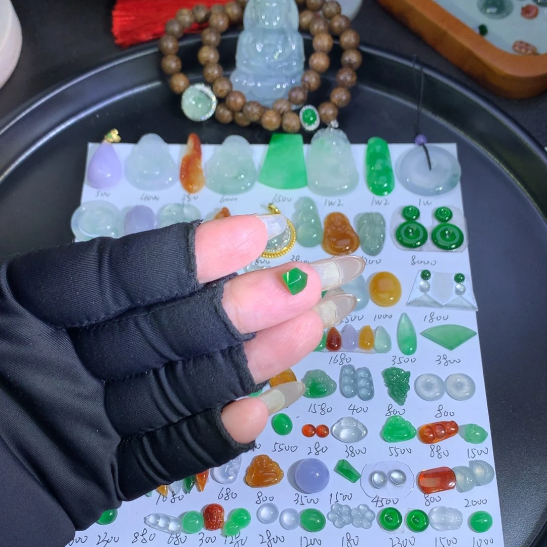 翡翠未镶嵌吊坠(不含链)绿切割