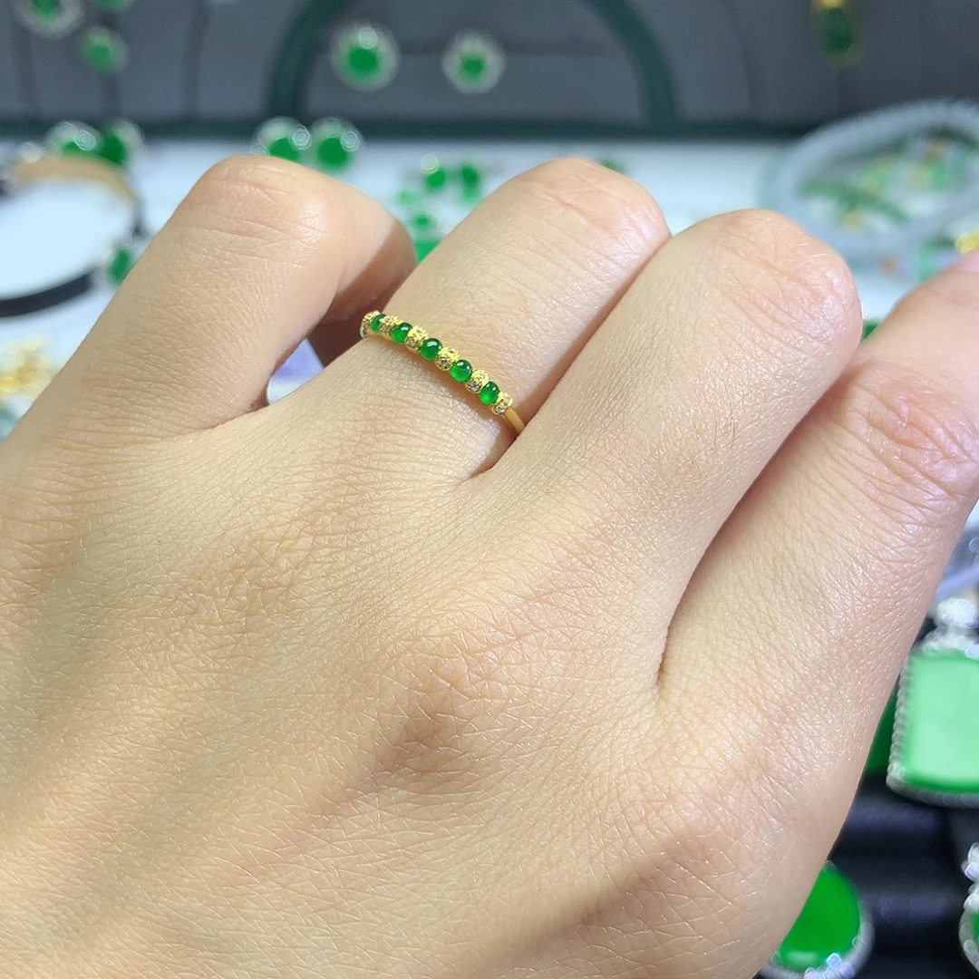 18K金镶嵌戒指翡翠