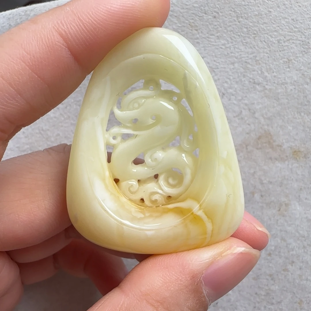 蜜蜡未镶嵌珠宝奇石