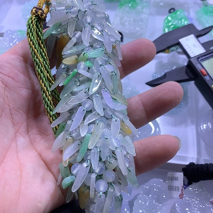 颈饰未镶嵌翡翠天然翡翠A货吊坠