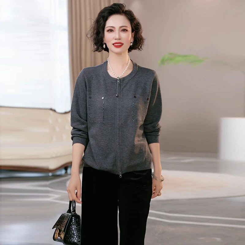 休闲风圆领拉链针织开衫女2025秋季新款中老年洋气减龄毛衣外套