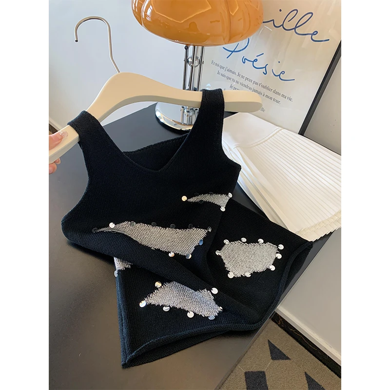 设计感重工亮片V领黑色针织吊带背心女夏2025新款高级感无袖上衣