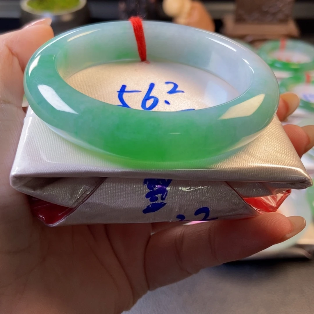 翡翠未镶嵌手镯20冰水润甜阳翠