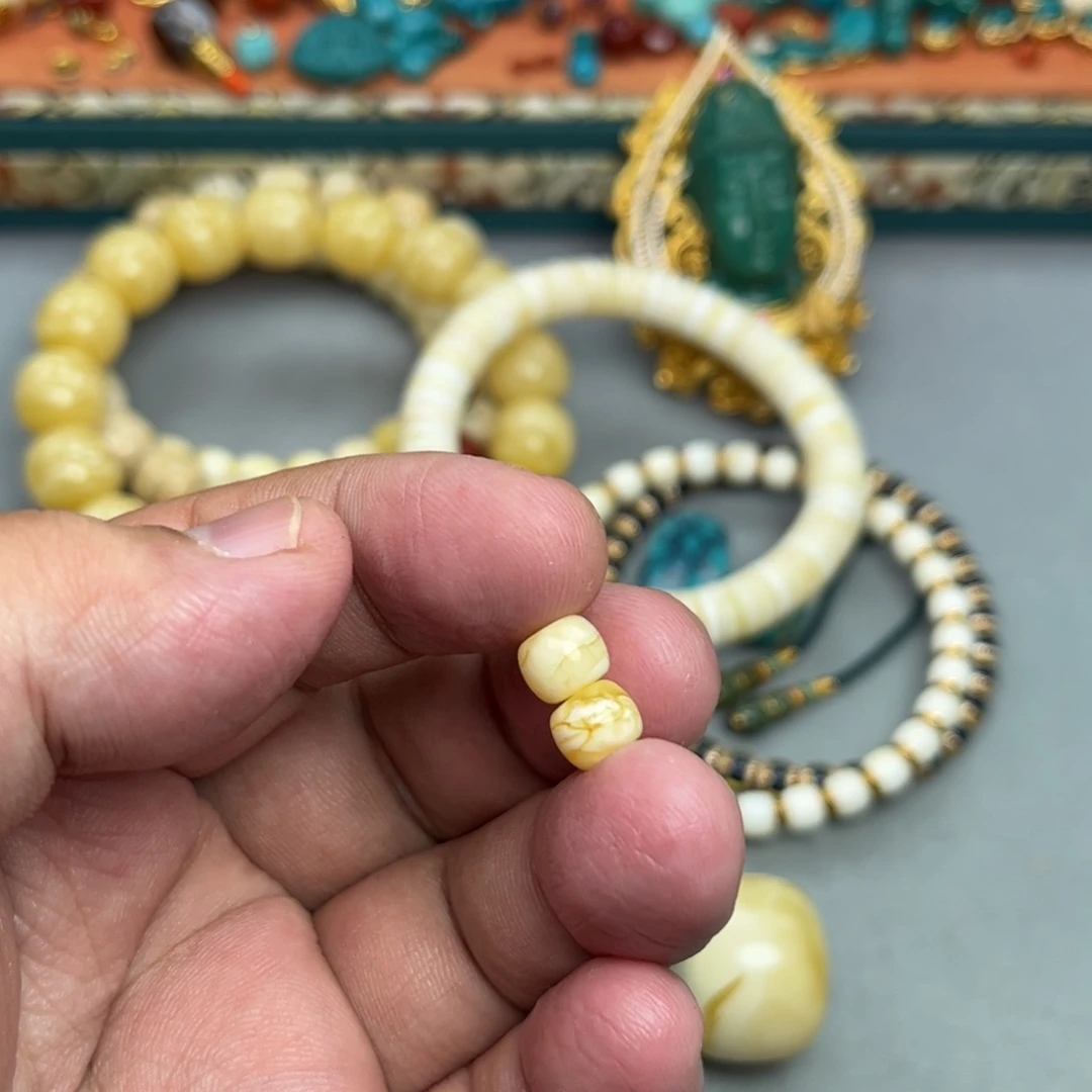 未镶嵌琥珀珠宝奇石9