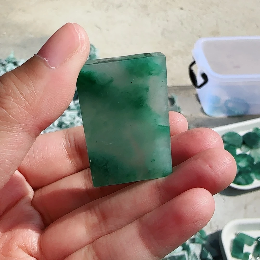 石英质玉颈饰未镶嵌
