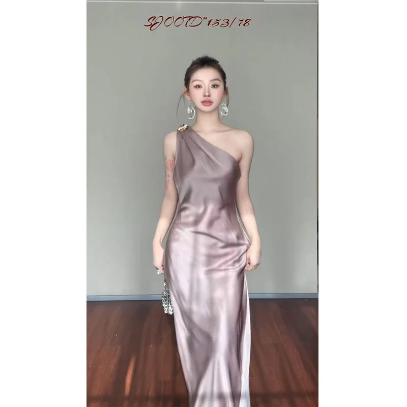 法式气质富家千金名媛轻奢无袖不规则连衣裙斜肩收腰显瘦小众长裙