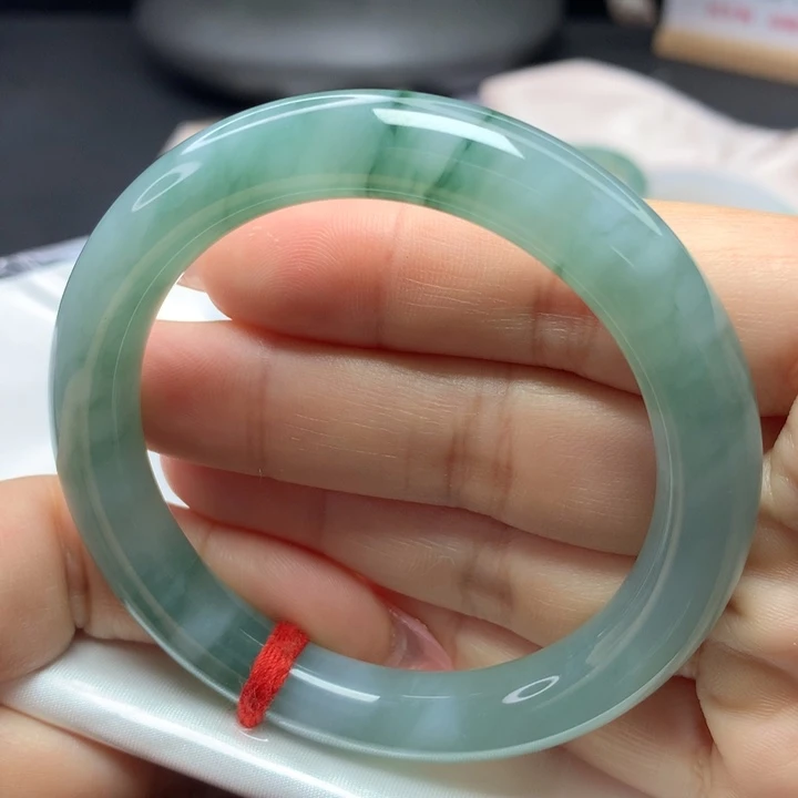 翡翠手镯（圆镯）未镶嵌55555656