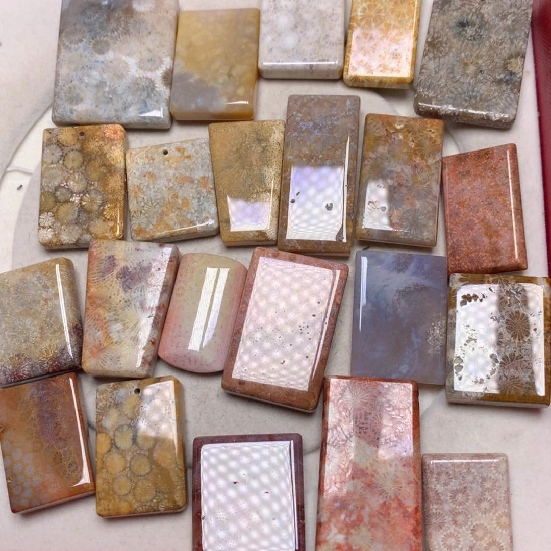 【闪购商品】未镶嵌颈饰硅化玉觉***C