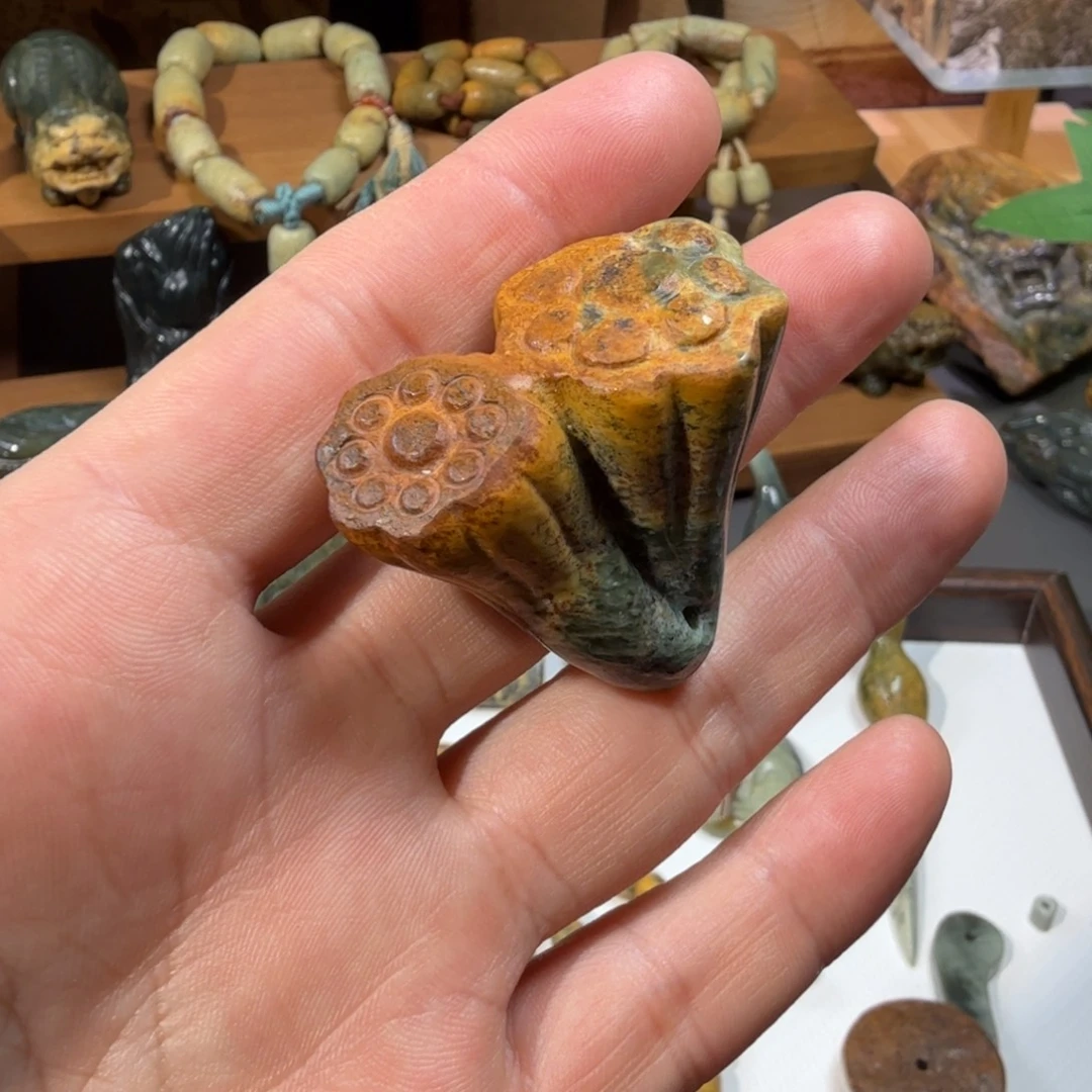 岫岩河磨玉（透闪石质玉）未镶嵌颈饰