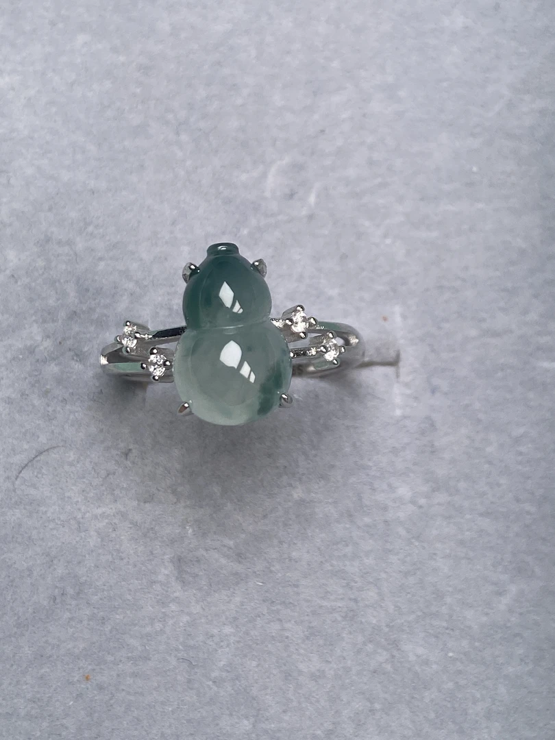 天然缅甸翡翠A货，925银镶嵌冰飘花葫芦戒指
