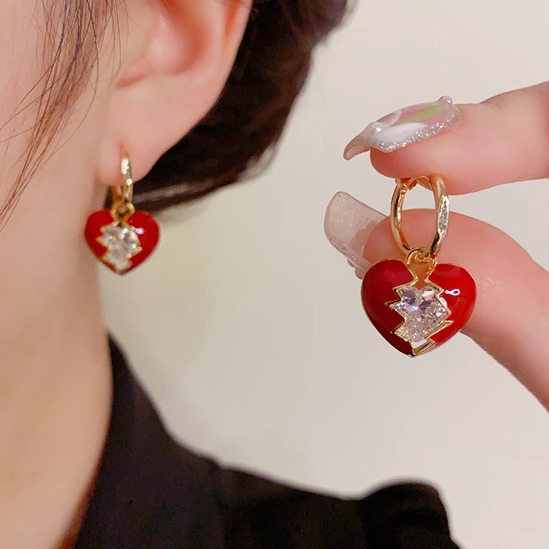 铜合金耳饰 法式复古时尚轻奢滴油爱心耳扣女高级感轻奢甜美耳环