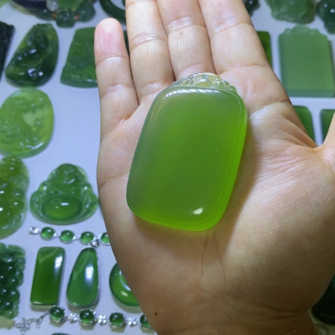 【闪购商品】未镶嵌蛇纹石玉颈饰何*德