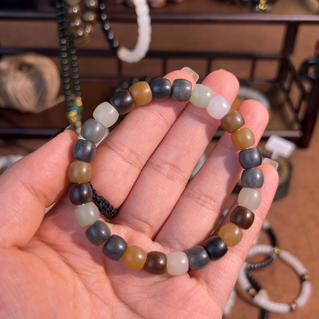 和田玉未镶嵌手串