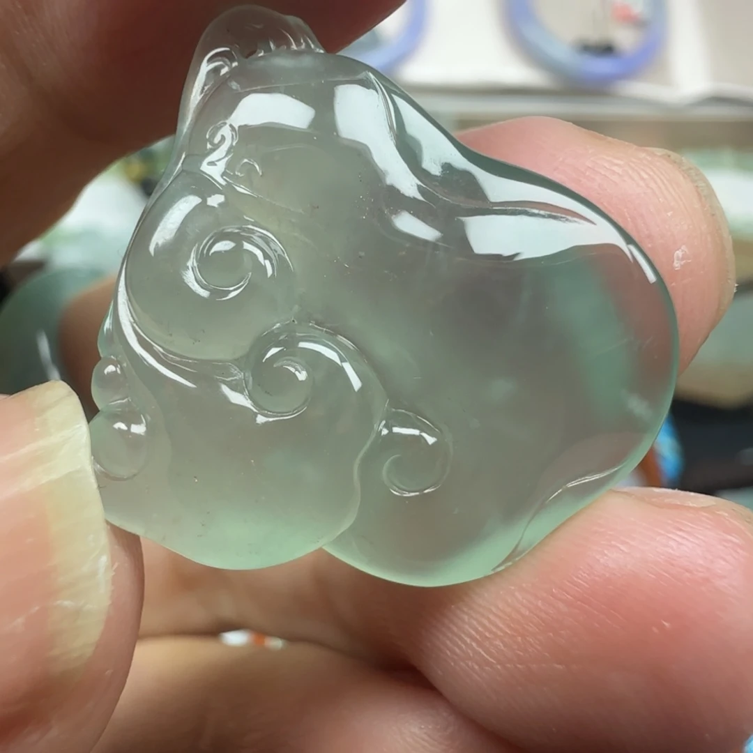 翡翠未镶嵌吊坠(不含链)缅甸天然A货翡翠老坑玻璃种晴底随形如意