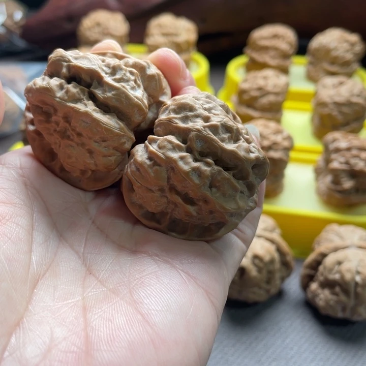 王***心文玩核桃吊坠蛤蟆头