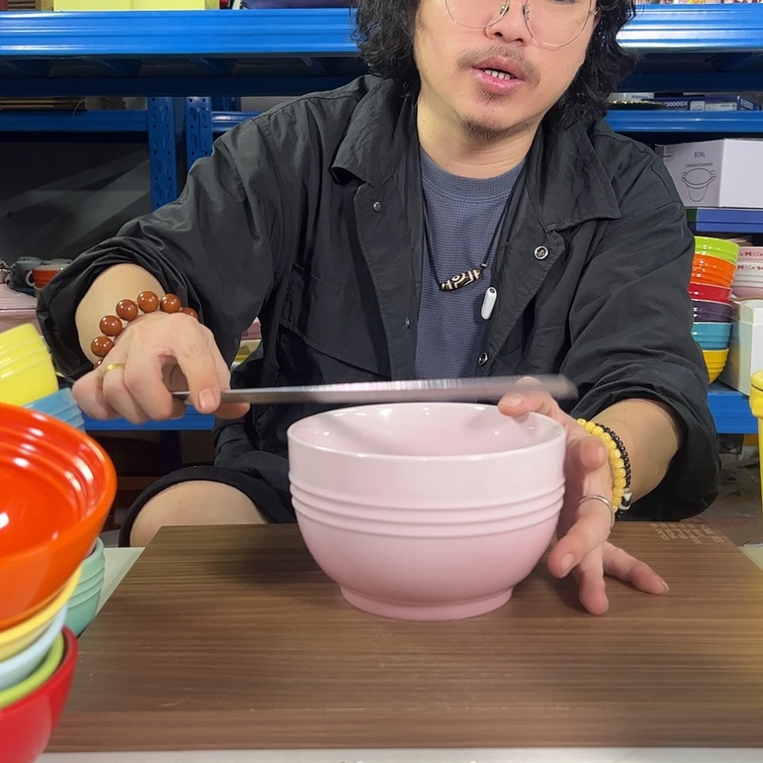 陶瓷轻虹面碗粉色