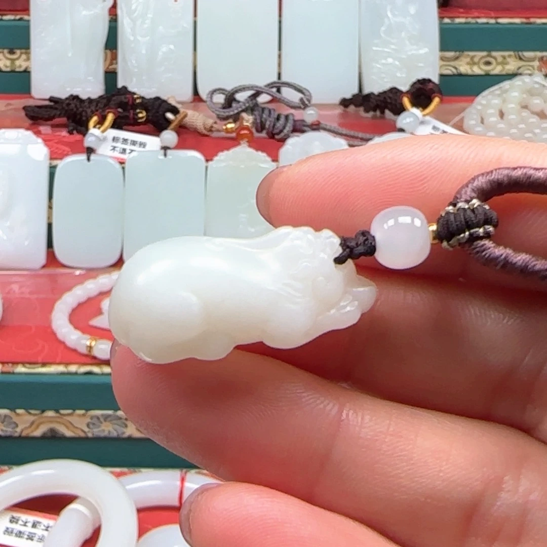 和田玉未镶嵌挂件