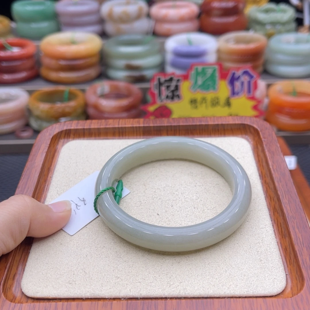 石英质玉未镶嵌手镯