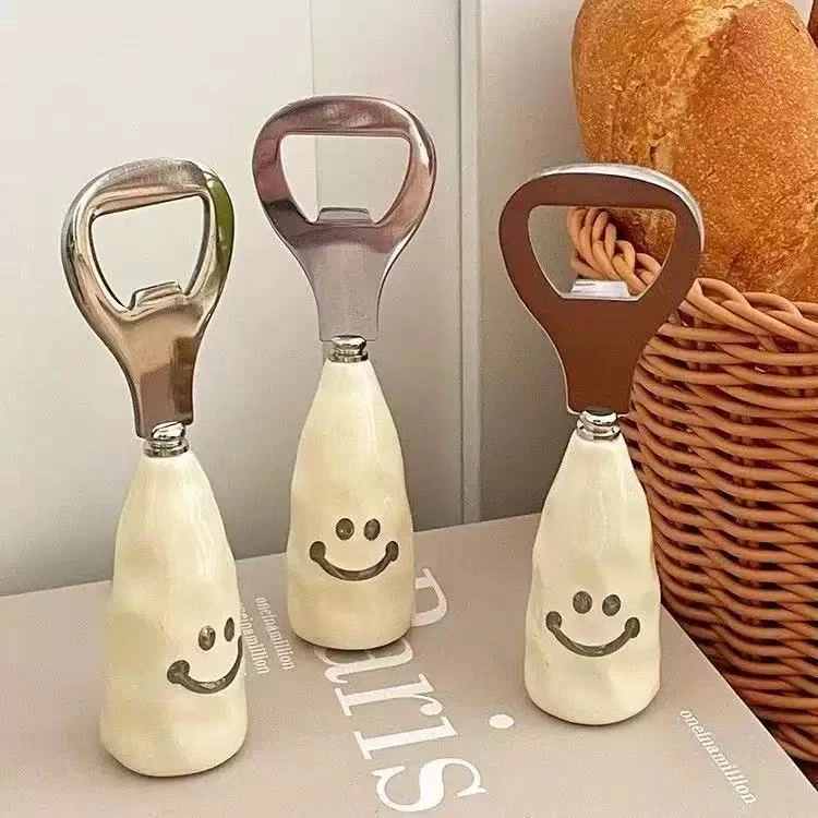 可爱笑脸啤酒开瓶器塑料柄仿陶瓷柄可站立酒瓶起子创意不锈钢开盖