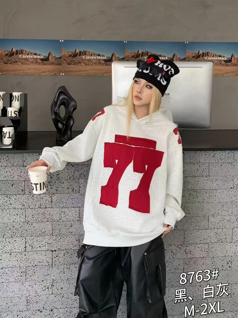 77刺绣连帽秋冬贴布图案卫衣套头潮流圆领上衣保暖