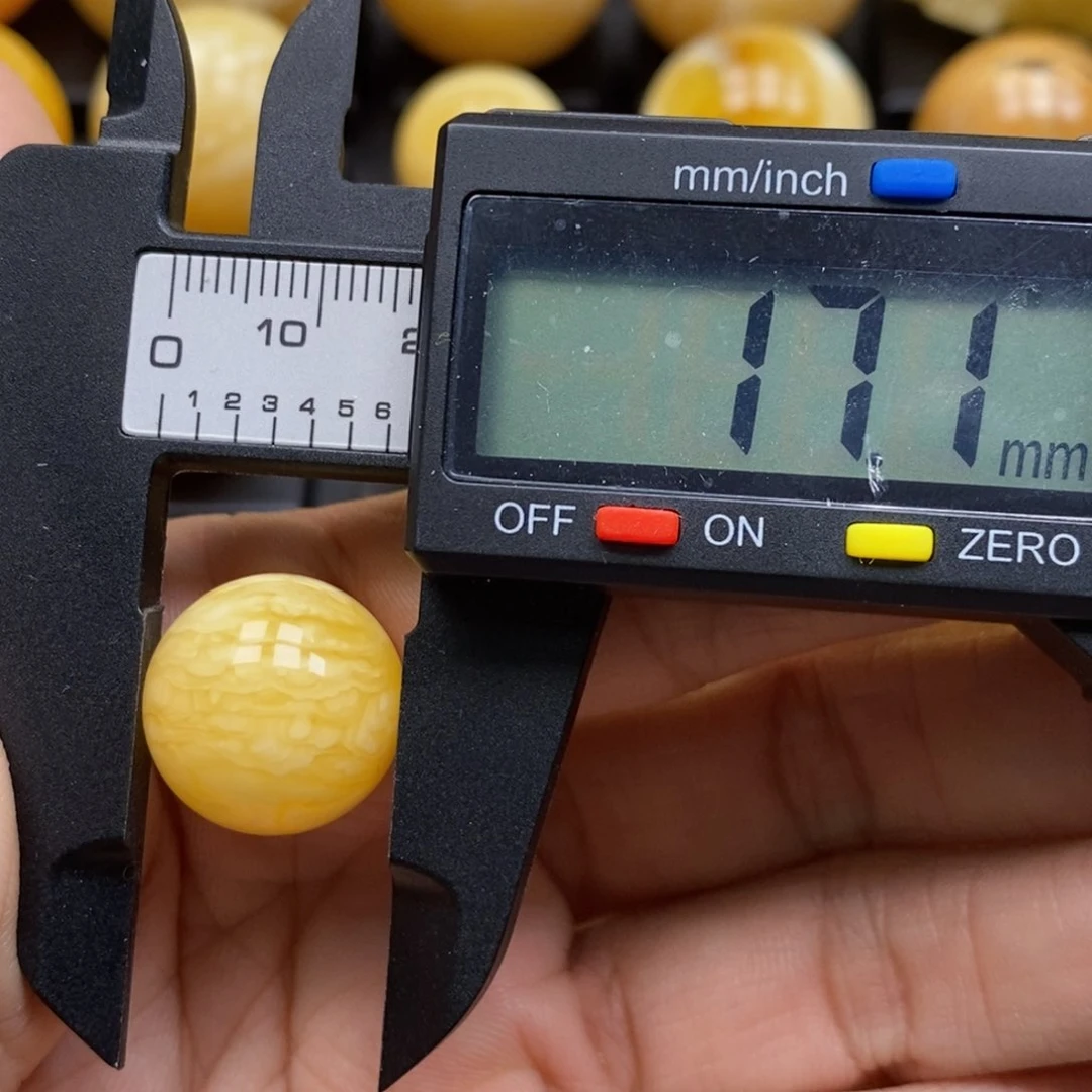 蜜蜡未镶嵌珠宝奇石