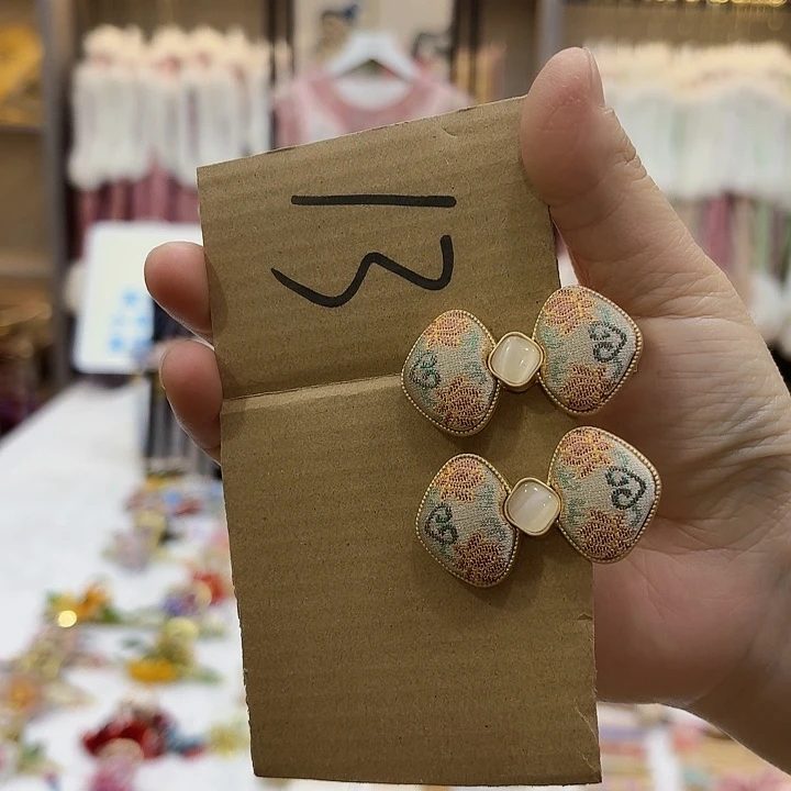 用****5非遗传承人的精神风貌