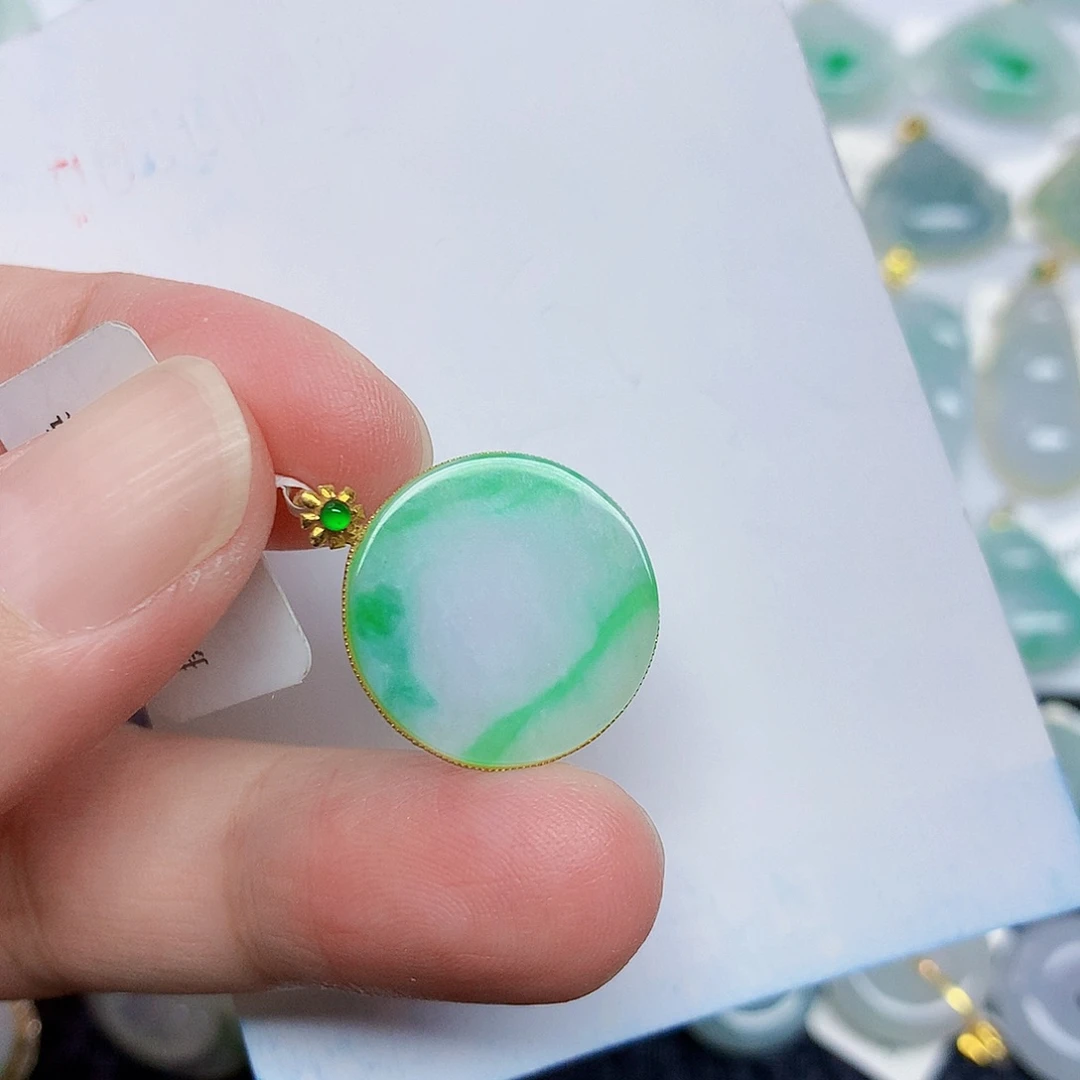 翡翠18K金镶嵌颈饰356788