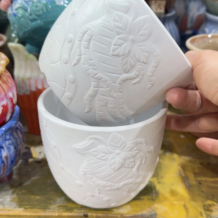 凑9块包邮，有孔，陶瓷花盆