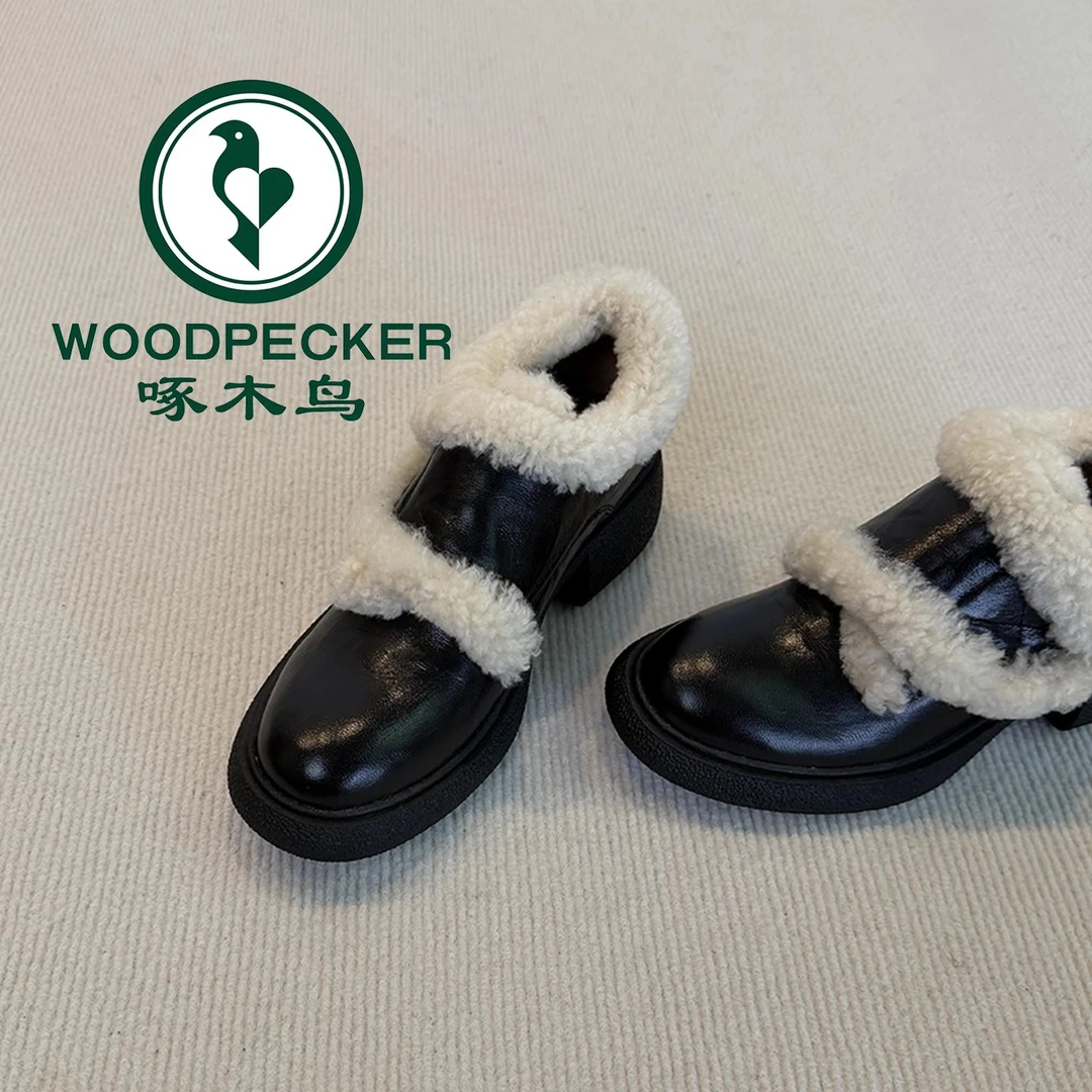 啄木鸟乐福鞋一脚蹬真皮女鞋2025冬季加绒保暖魔术贴设计女毛毛鞋