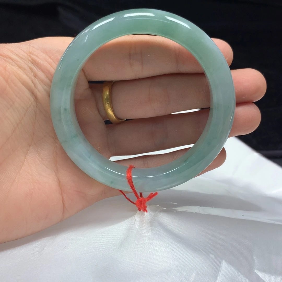 翡翠未镶嵌手镯（圆镯）56.3