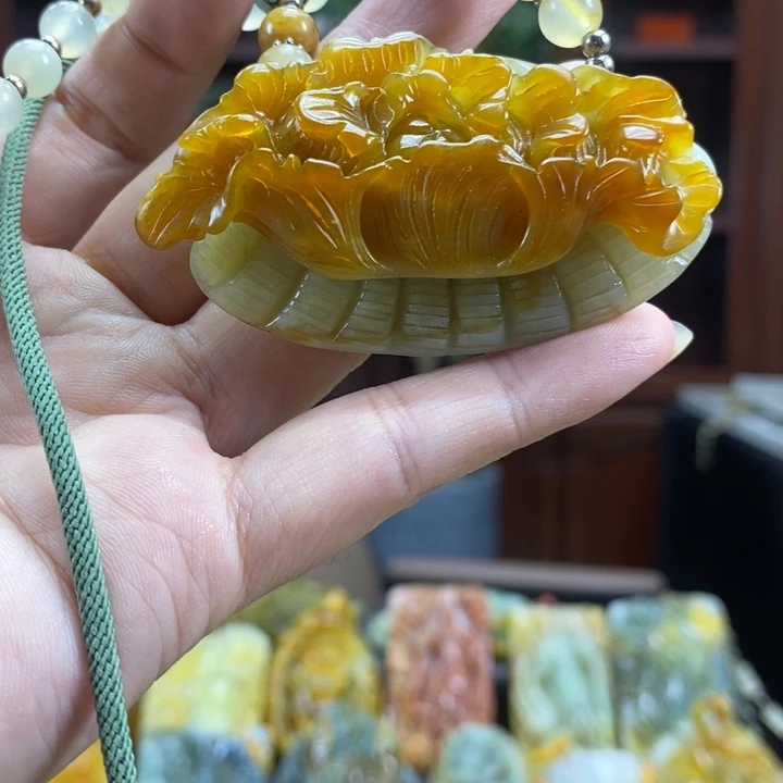 未镶嵌蛇纹石玉颈饰