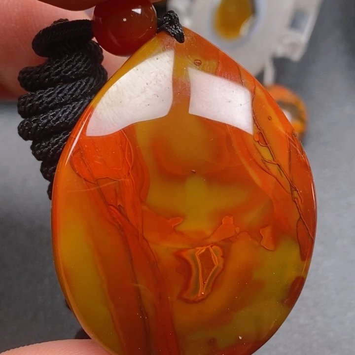 玛瑙/玉髓颈饰未镶嵌赖*洋