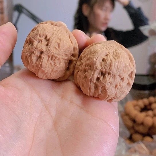 【闪购商品】把件文玩核桃40红方印尖黄