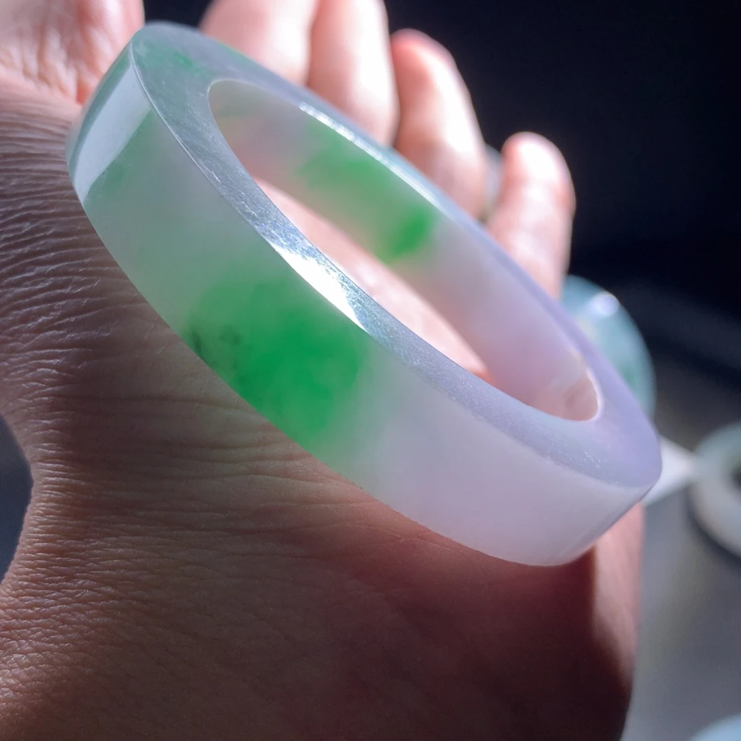 定制翡翠未镶嵌手镯