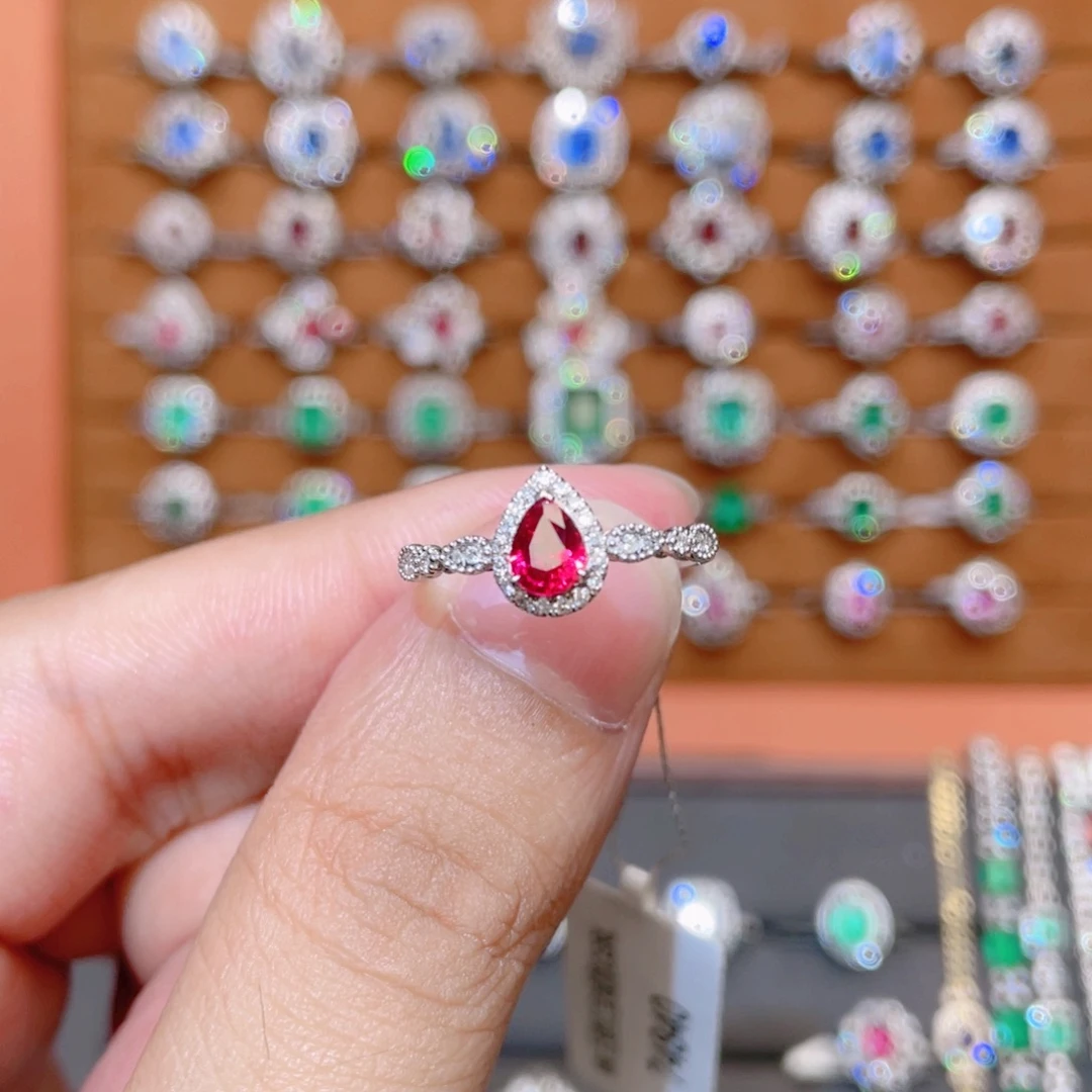 戒指红宝石18K金镶嵌0.56ct 无烧鸽血