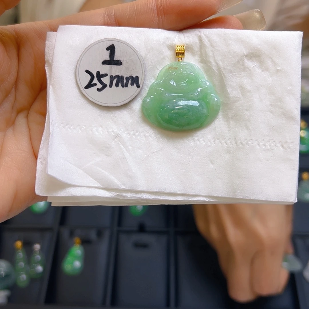 翡翠颈饰18K金镶嵌翡翠