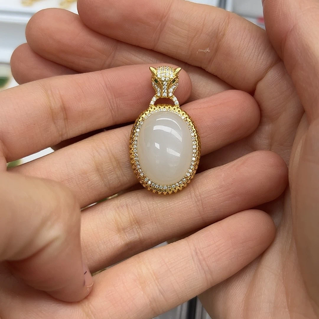 颈饰银S925镶嵌和田玉若***见