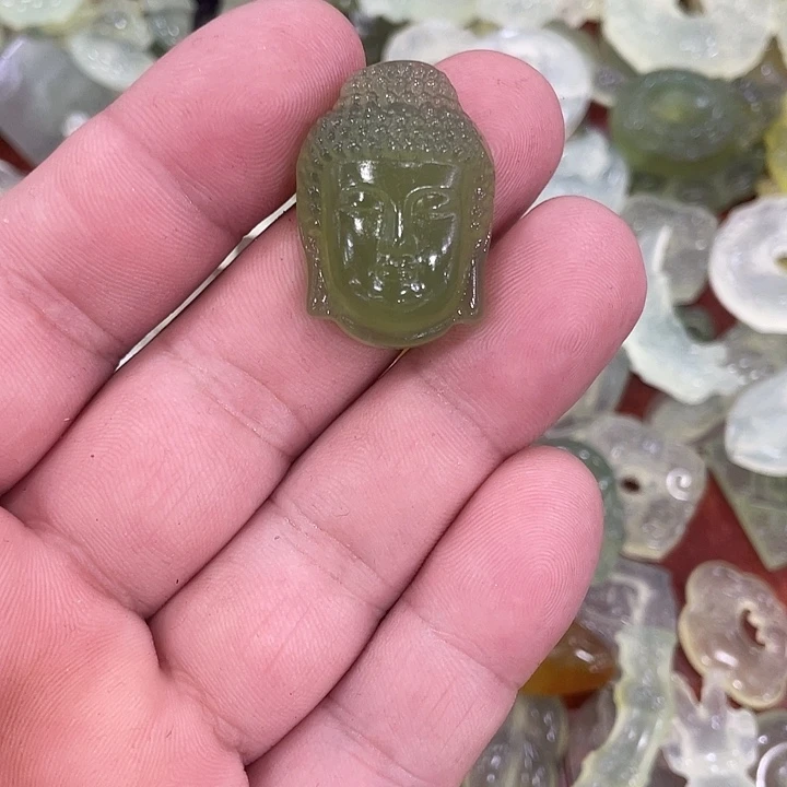 合金蛇纹石玉颈饰